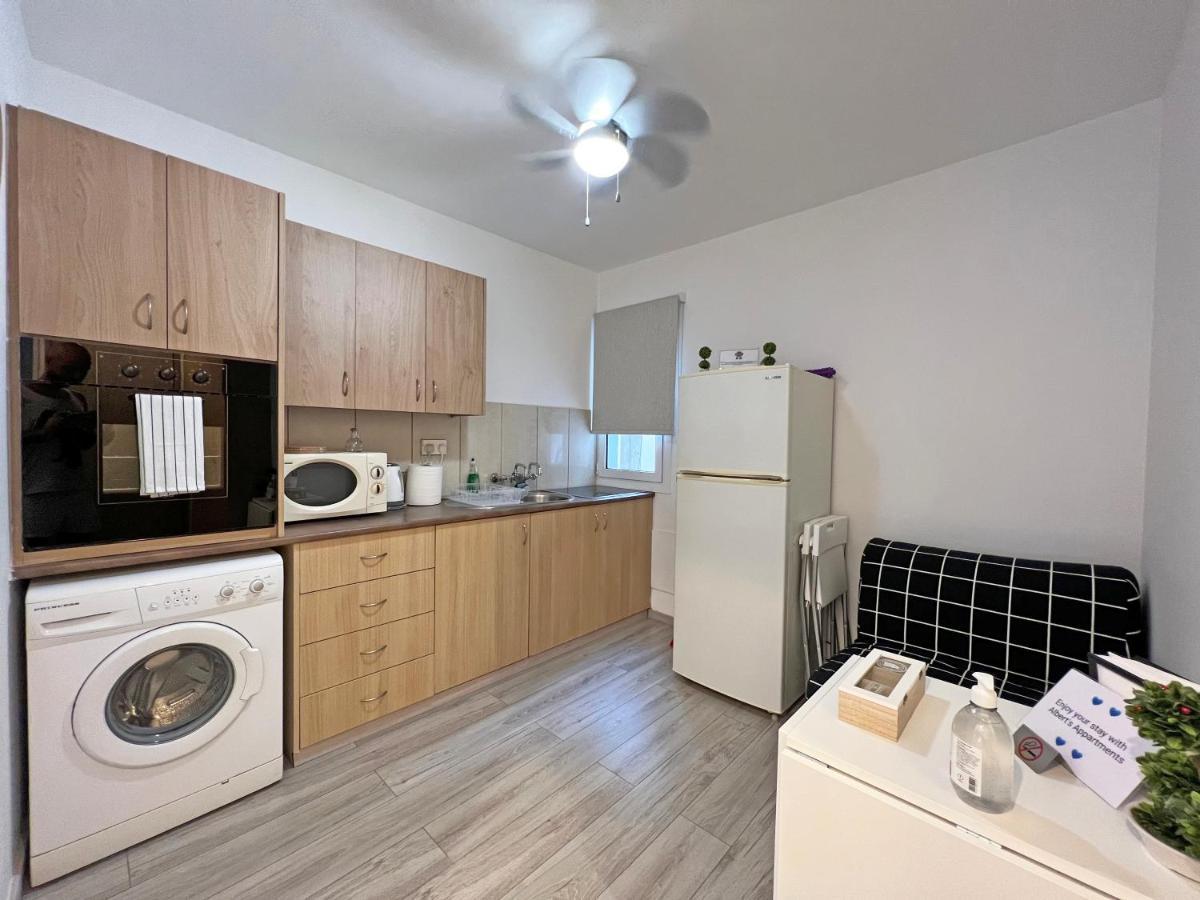 Albert'S Apartment Center 101 ลาร์นาคา ภายนอก รูปภาพ